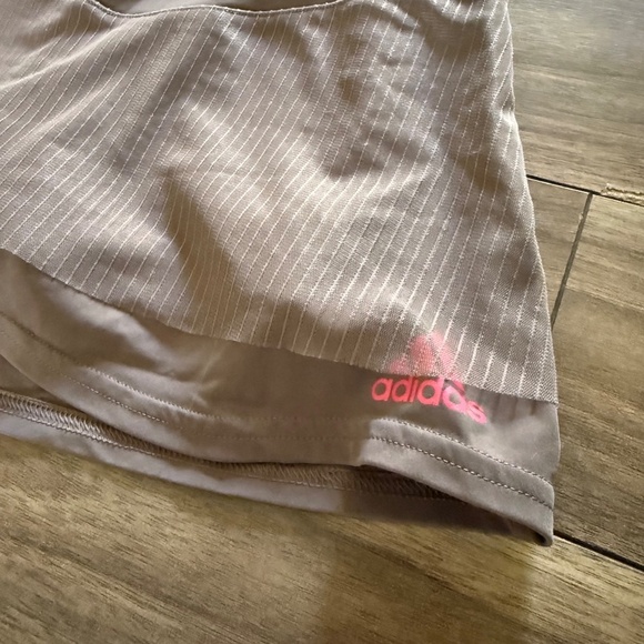 Adidas ClimaCool Skirt | Size XS | Taupe w/ Hot Pink Accent - Picture 6 of 7
